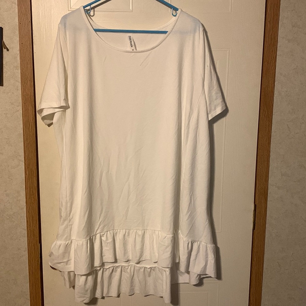 Brand new no tags ruffle top